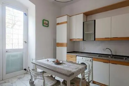 Lägenhet La Casa Di Rose La Spezia